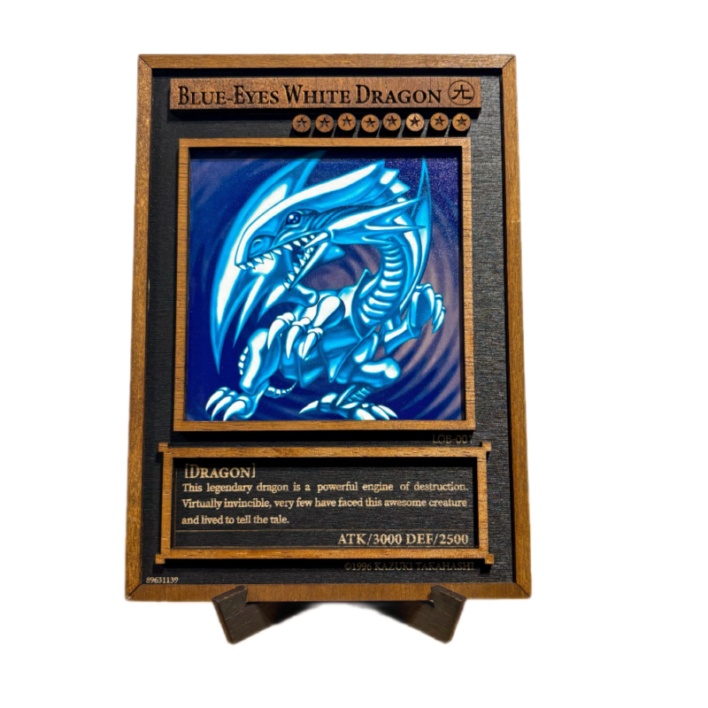 3D Yu‑Gi‑Oh! Ξύλινο Stand Blue Eyes White Dragon (Άσπρος Δράκος με τα Μπλε Μάτια) 21×15 cm
